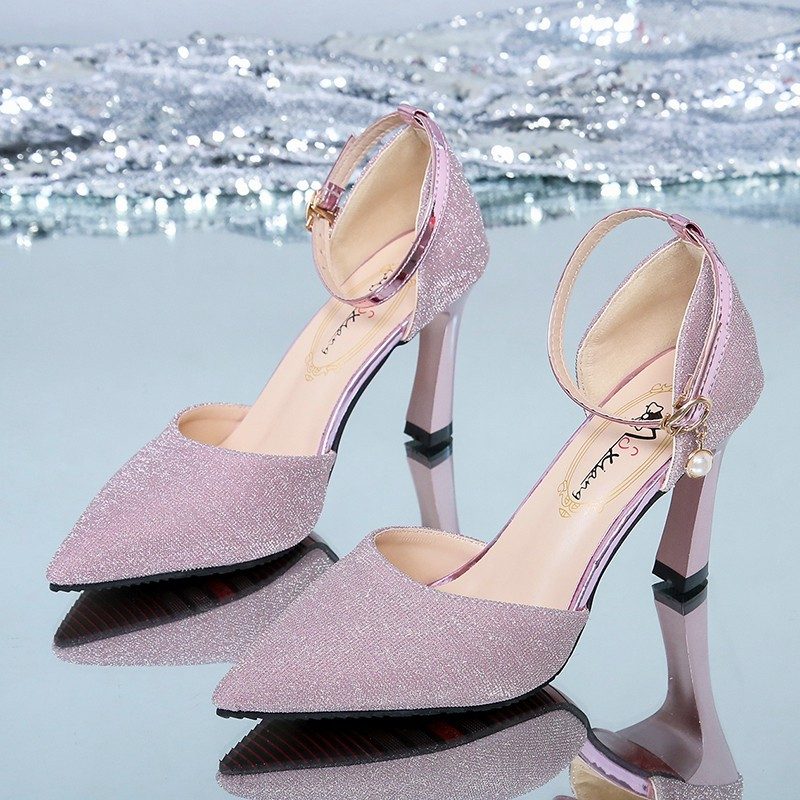 2024 Letnie Nowe Szpiczaste Buty Na Wysokim Obcasie Rhinestone Szpilki Modne Sandały Kobiece Słowo Klamra Płaskie Damskie