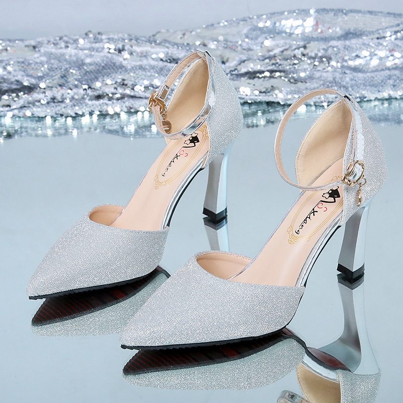 2024 Letnie Nowe Szpiczaste Buty Na Wysokim Obcasie Rhinestone Szpilki Modne Sandały Kobiece Słowo Klamra Płaskie Damskie
