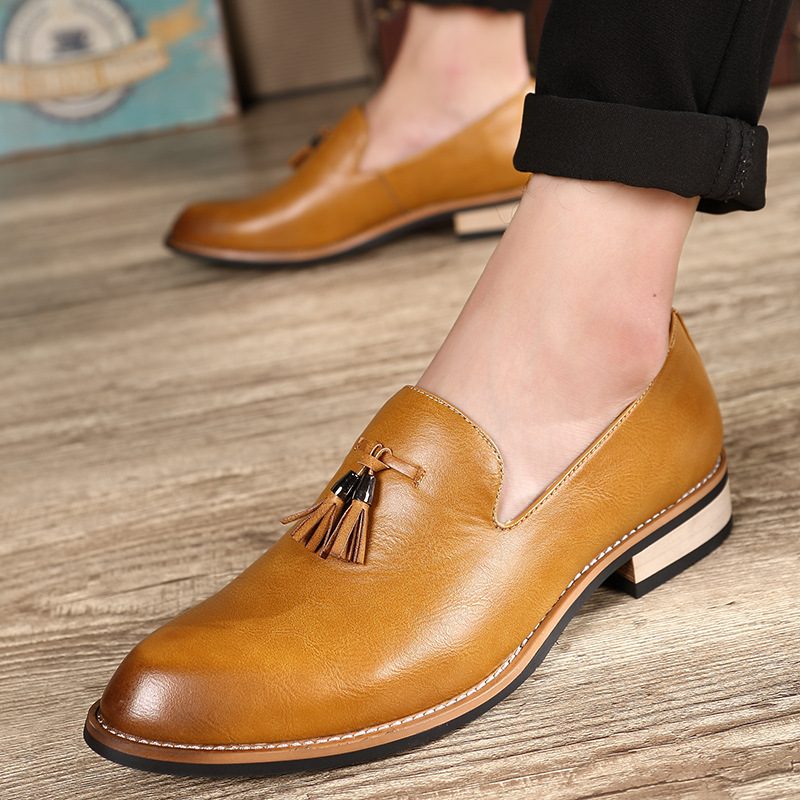 Jesienne Nowe Brogue Buty Casualowe Mokasyny Męskie Stylista Włosów Pointy Toe Wizytowe Do Jazdy Samochodem Fala