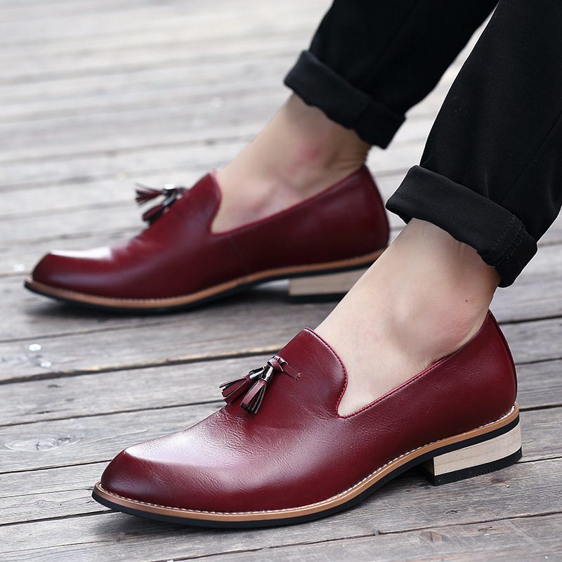 Jesienne Nowe Brogue Buty Casualowe Mokasyny Męskie Stylista Włosów Pointy Toe Wizytowe Do Jazdy Samochodem Fala