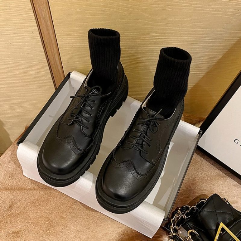 2024 Nowe Płaskie Buty Z Grubą Podeszwą Duże Rozmiary 40-43 Damskie Chengdu Rzeźbione W Stylu Retro