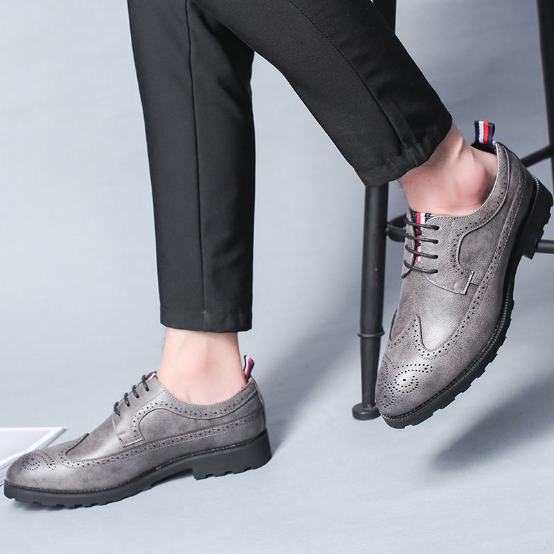 Nowe Biznesowe Buty Męskie Brogue Rzeźbione W Stylu Retro Wizytowe